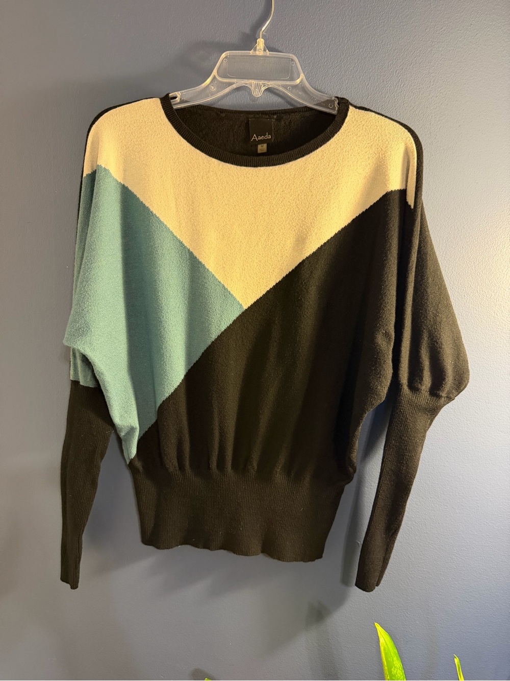 Aaeda Colorblock Crewneck Sweater in Black, Cream & Teal Medium